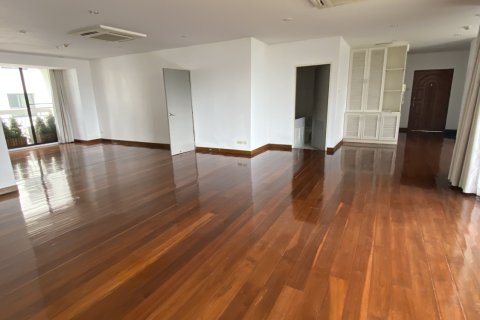 Condo in Watthana, Bangkok, Thailand, 3 bedrooms  № 159420 - photo 6