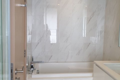 Condo in Watthana, Bangkok, Thailand, 2 bedrooms  № 159418 - photo 17