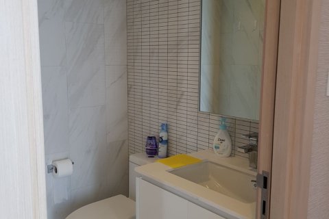 Condo in Watthana, Bangkok, Thailand, 2 bedrooms  № 159418 - photo 15