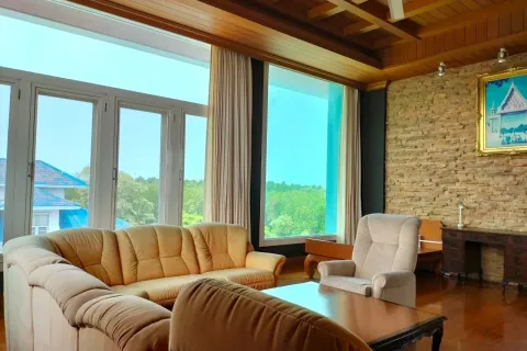 House in Pattaya, Thailand 4 bedrooms № 159419 - photo 8