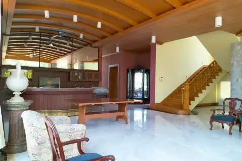 House in Pattaya, Thailand 4 bedrooms № 159419 - photo 2