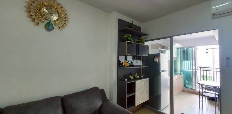 Studio in the Condo in Huai Khwang, Bangkok, Thailand № 136428