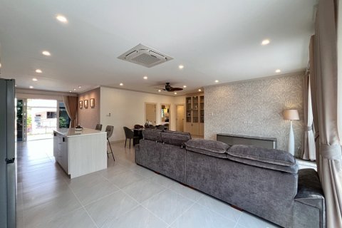Villa in Hua Hin, Thailand 3 bedrooms № 174050 - photo 15
