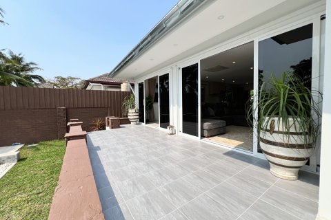 Villa in Hua Hin, Thailand 3 bedrooms № 174050 - photo 5