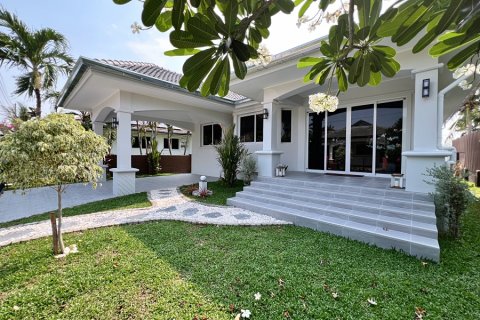 Villa in Hua Hin, Thailand 3 bedrooms № 174050 - photo 9