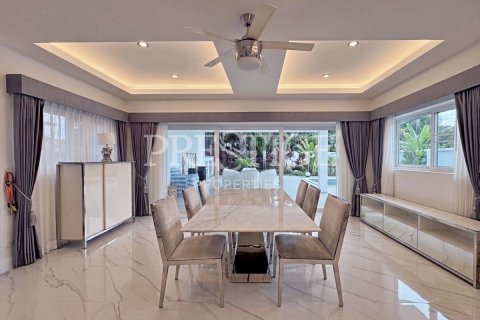 Haus in Pattaya, Thailand 7 Schlafzimmer № 220701 - Foto 6