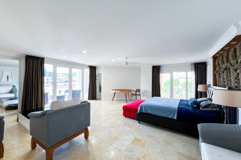 Condo in Pattaya, Thailand, 5 bedrooms  № 145872 - photo 14