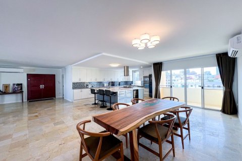 Condo in Pattaya, Thailand, 5 bedrooms  № 145872 - photo 1