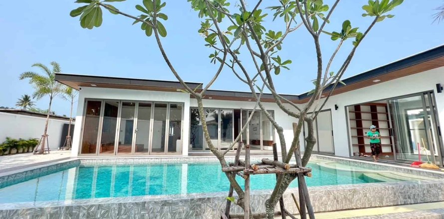 Villa in Phuket, Thailand 4 bedrooms № 166261