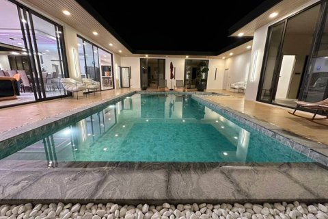 Villa in Phuket, Thailand 4 bedrooms № 166260 - photo 2