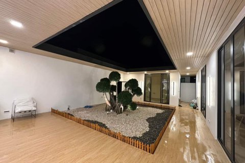 Villa in Phuket, Thailand 4 bedrooms № 166260 - photo 3