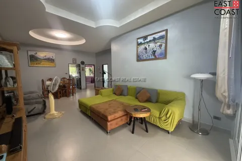 Casa de 3 dormitorios en Pattaya, Tailandia № 212281 - foto 2