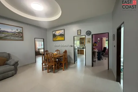 Casa de 3 dormitorios en Pattaya, Tailandia № 212281 - foto 13
