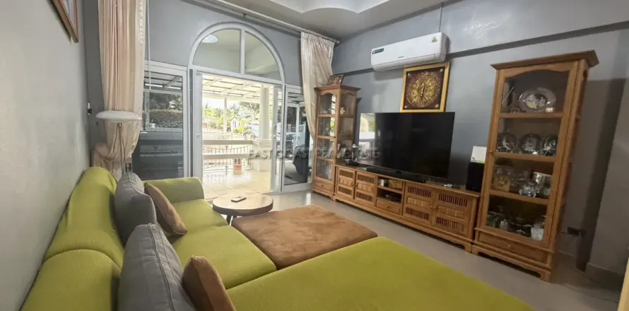 Casa de 3 dormitorios en Pattaya, Tailandia № 212281