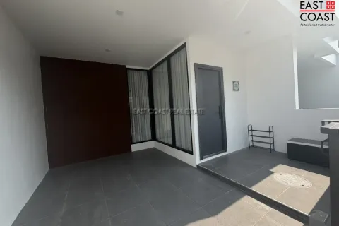 Casa de 4 dormitorios en Pattaya, Tailandia № 212276 - foto 3