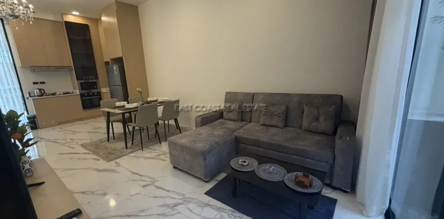 Casa de 4 dormitorios en Pattaya, Tailandia № 212276