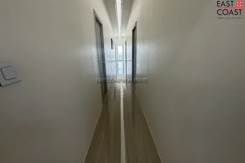 Casa de 4 dormitorios en Pattaya, Tailandia № 212278 - foto 4