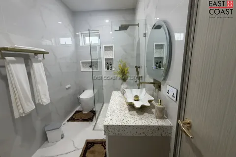 Casa de 4 dormitorios en Pattaya, Tailandia № 212278 - foto 15
