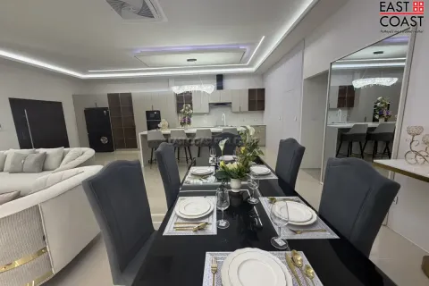 Casa de 4 dormitorios en Pattaya, Tailandia № 212278 - foto 3