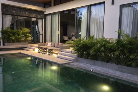 Villa in Phuket, Thailand 3 bedrooms № 158310 - photo 2