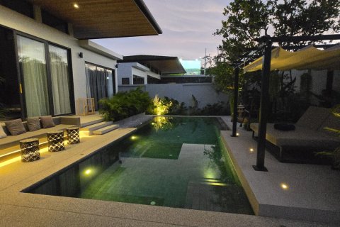 Villa in Phuket, Thailand 3 bedrooms № 158310 - photo 11