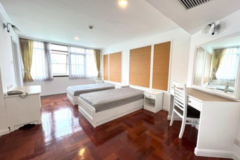 Condo à Watthana, Bangkok, Thaïlande, 2 chambres  № 133990 - photo 16