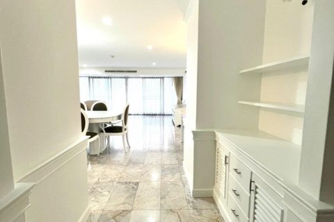 Condo à Watthana, Bangkok, Thaïlande, 2 chambres  № 133990 - photo 5