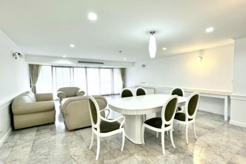 Condo à Watthana, Bangkok, Thaïlande, 2 chambres  № 133990 - photo 1