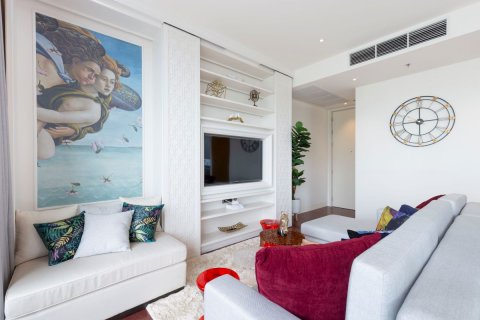 Condo à Watthana, Bangkok, Thaïlande, 2 chambres  № 133993 - photo 2