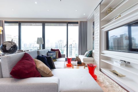 Condo à Watthana, Bangkok, Thaïlande, 2 chambres  № 133993 - photo 1