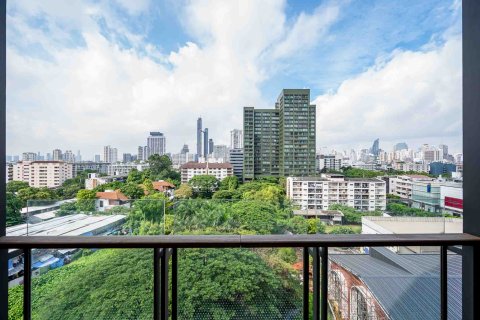 Condo à Watthana, Bangkok, Thaïlande, 2 chambres  № 133992 - photo 10