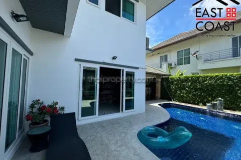 Casa de 5 dormitorios en Pattaya, Tailandia № 212662 - foto 5