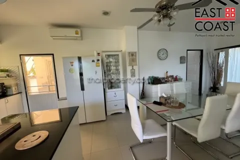 Casa de 5 dormitorios en Pattaya, Tailandia № 212662 - foto 14