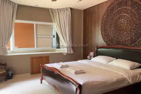 Casa de 6 dormitorios en Pattaya, Tailandia № 212664 - foto 7