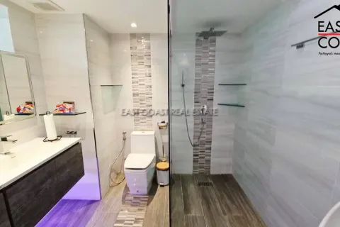 Condominio de 2 dormitorios en Jomtien Beach, Pattaya, Tailandia № 212661 - foto 14