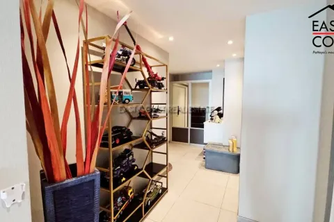 Condominio de 2 dormitorios en Jomtien Beach, Pattaya, Tailandia № 212661 - foto 11