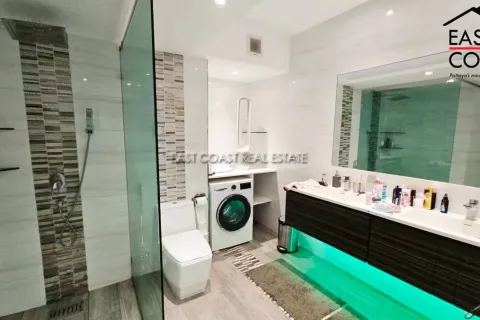 Condominio de 2 dormitorios en Jomtien Beach, Pattaya, Tailandia № 212661 - foto 15