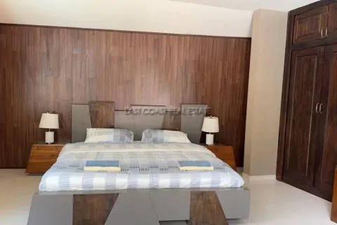 Casa de 6 dormitorios en Pattaya, Tailandia № 212665 - foto 6