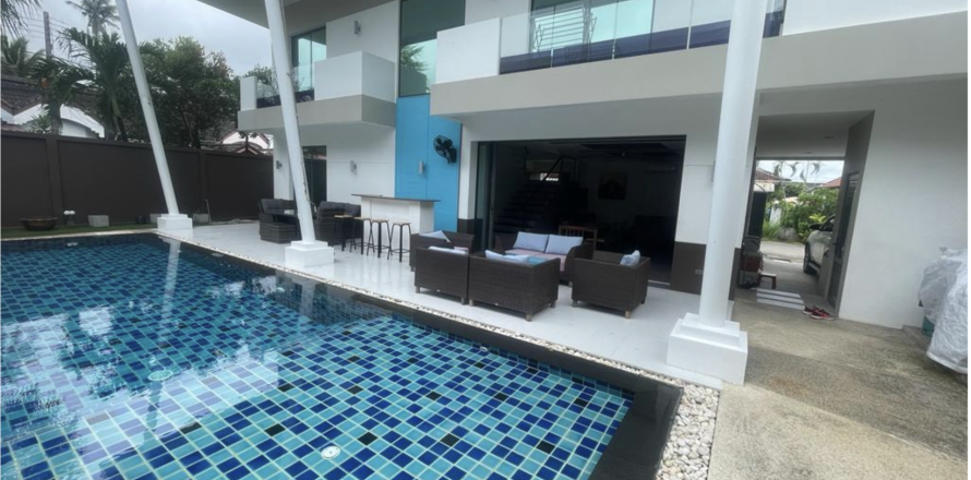Villa in Phuket, Thailand 3 bedrooms № 173570