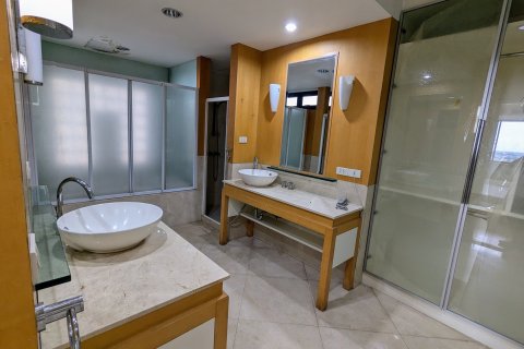 Condo à Nonthaburi, Thaïlande, 3 chambres  № 173568 - photo 8