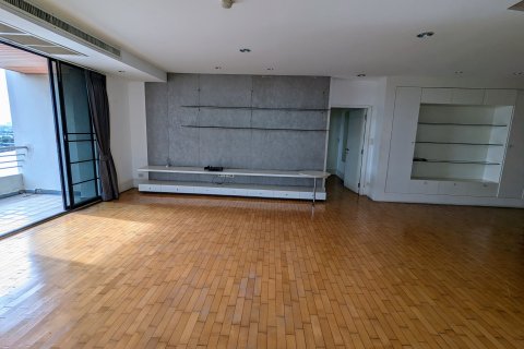 Condo à Nonthaburi, Thaïlande, 3 chambres  № 173568 - photo 2