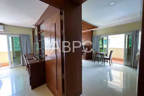 Condominio de 1 dormitorio en Pattaya, Tailandia № 211716 - foto 2