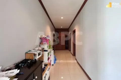 Casa de 3 dormitorios en Jomtien Beach, Pattaya, Tailandia № 211719 - foto 12