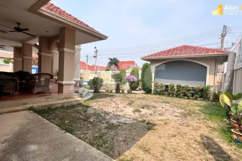 Casa de 3 dormitorios en Jomtien Beach, Pattaya, Tailandia № 211719 - foto 7