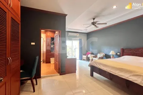 Casa de 3 dormitorios en Jomtien Beach, Pattaya, Tailandia № 211719 - foto 4
