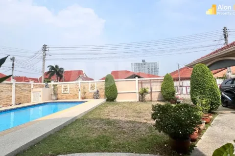 Casa de 3 dormitorios en Jomtien Beach, Pattaya, Tailandia № 211719 - foto 3