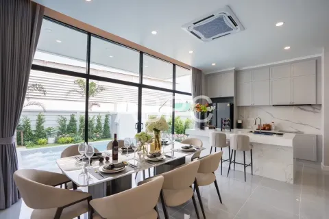 Casa de 4 dormitorios en Pattaya, Tailandia № 211717 - foto 16