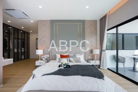 Casa de 4 dormitorios en Pattaya, Tailandia № 211717 - foto 19