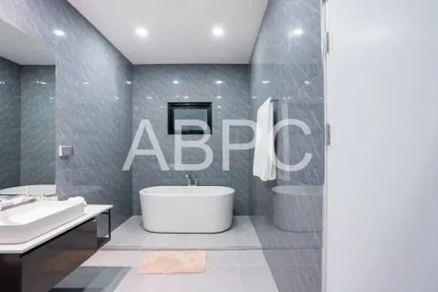 Casa de 4 dormitorios en Pattaya, Tailandia № 211717 - foto 7
