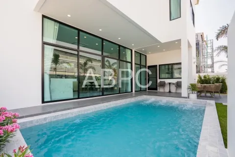 Casa de 4 dormitorios en Pattaya, Tailandia № 211717 - foto 13
